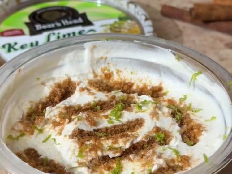 Key Lime Greek Yogurt Cheesecake Dip